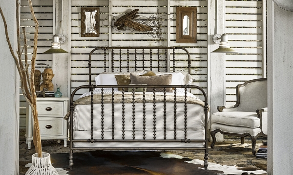 Picture of Cascade Oiled Bronze King Metal Spindle Bed